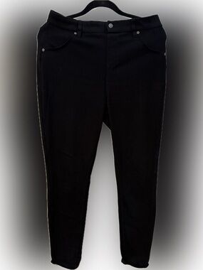Hue Women’s Black Stretch Skinny Jeans